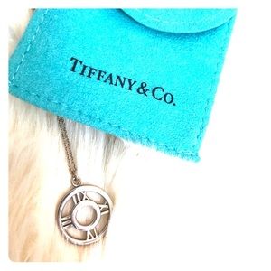 Gorgeous Tiffany & Co. Atlas pendant necklace